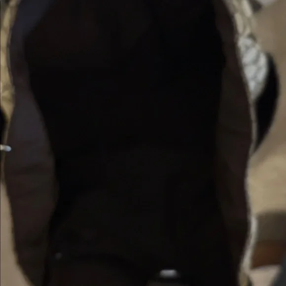 Gucci bag with flaws shown in live - Picture 14 of 15